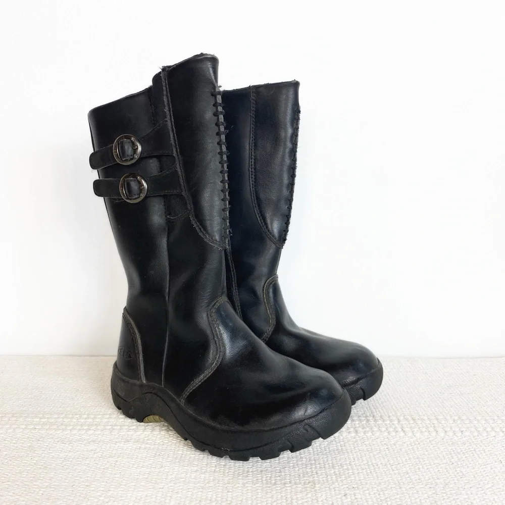 KEEN Kids Bern black leather boots Kids Toddler size 9